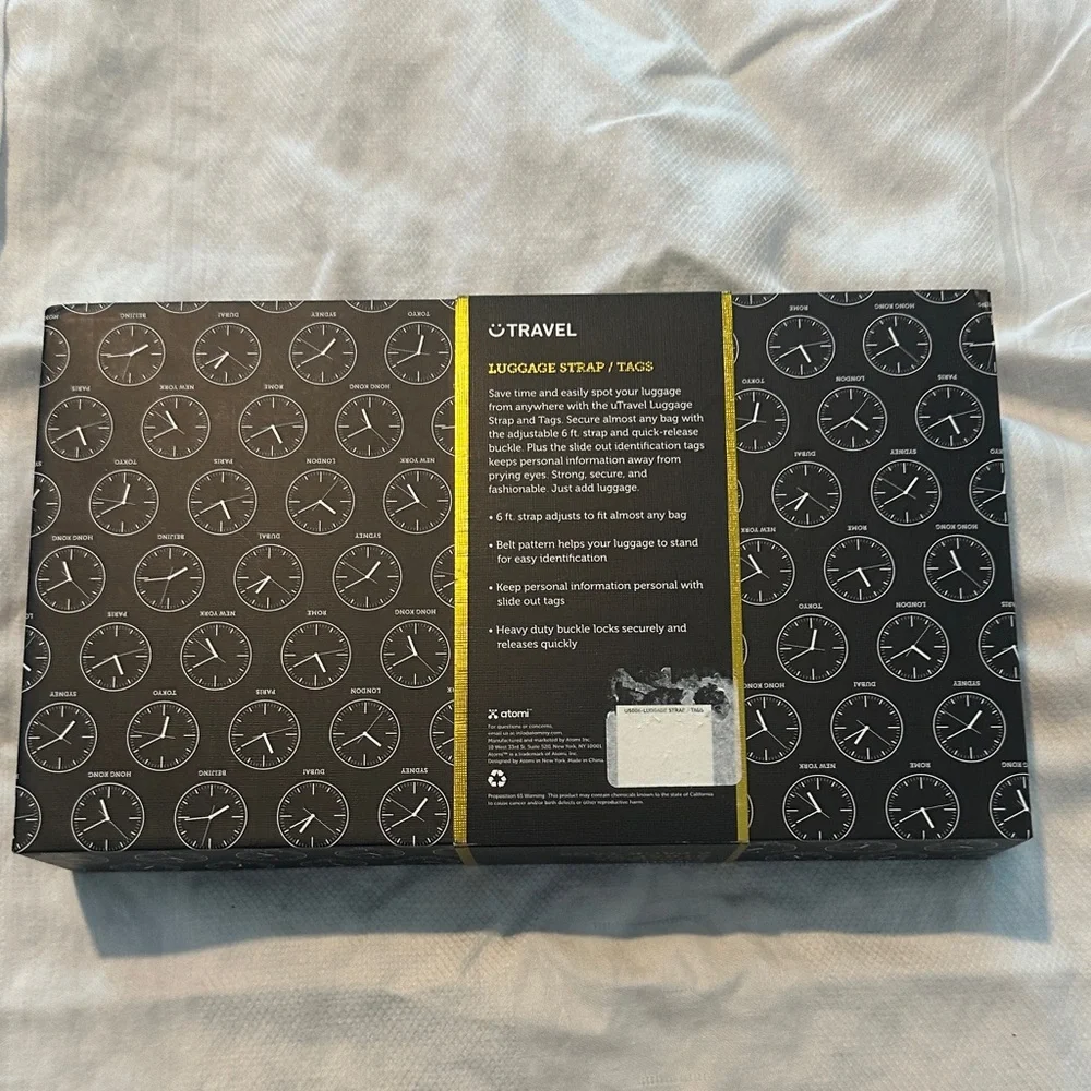NIB. Travel Luggage Strap with 2 Pack Tags - Black